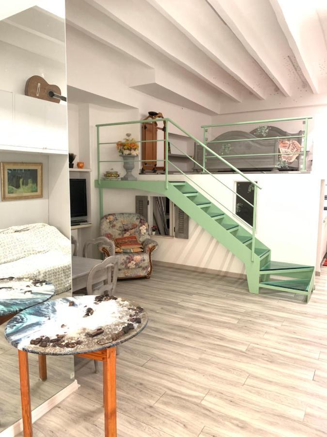 Joli Studio Au Soleil Apartment Menton Bagian luar foto